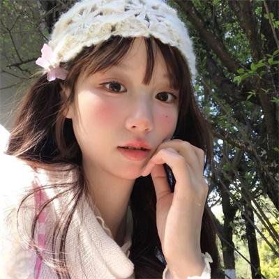 如月微笑